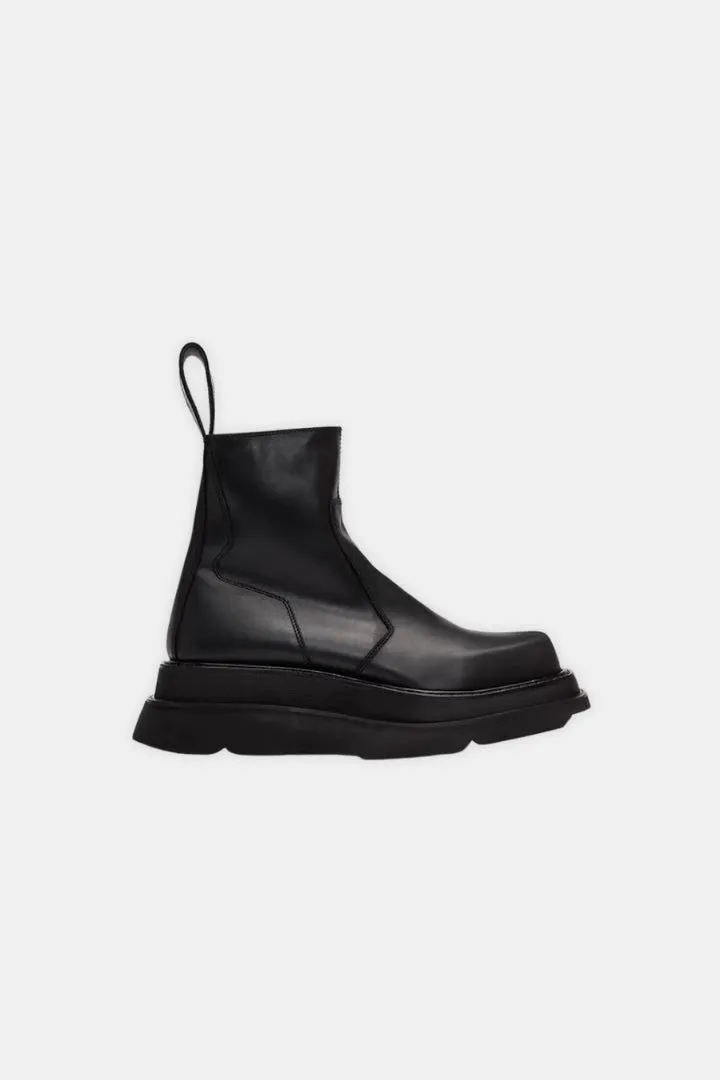 Black Boots With Detail Sole
