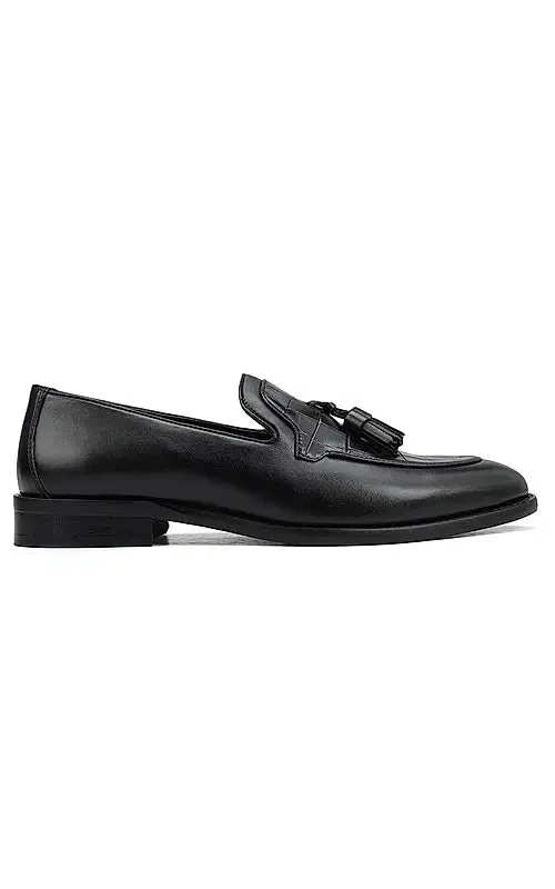 Black Croco Textured Loafers With Tassels