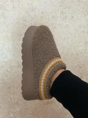 DIVA Embroidered Trim Platform Sherpa Boots - Taupe