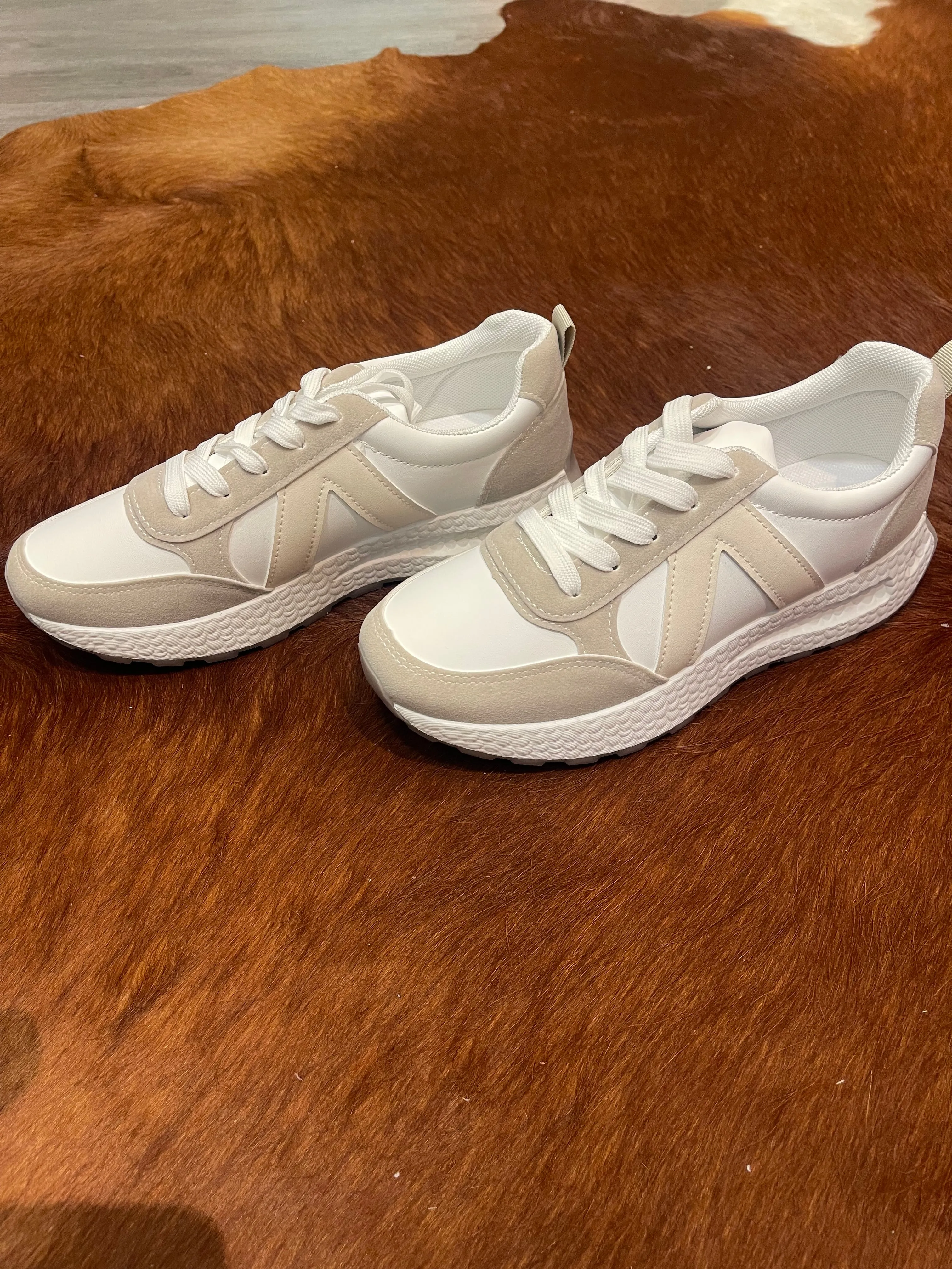Eva Beige Sneaker