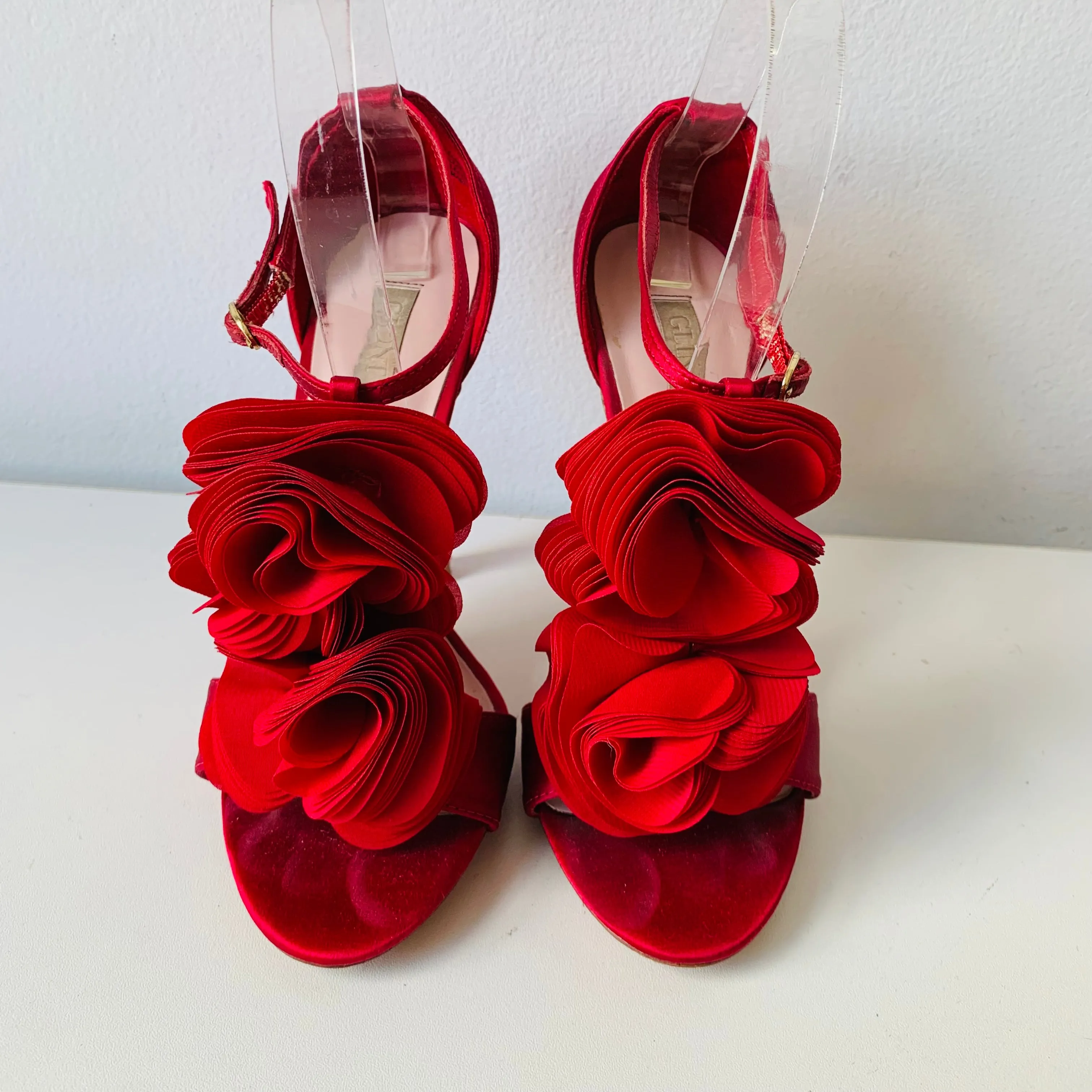 Glint Satin Rosette Red Pumps/Sandals Size 7