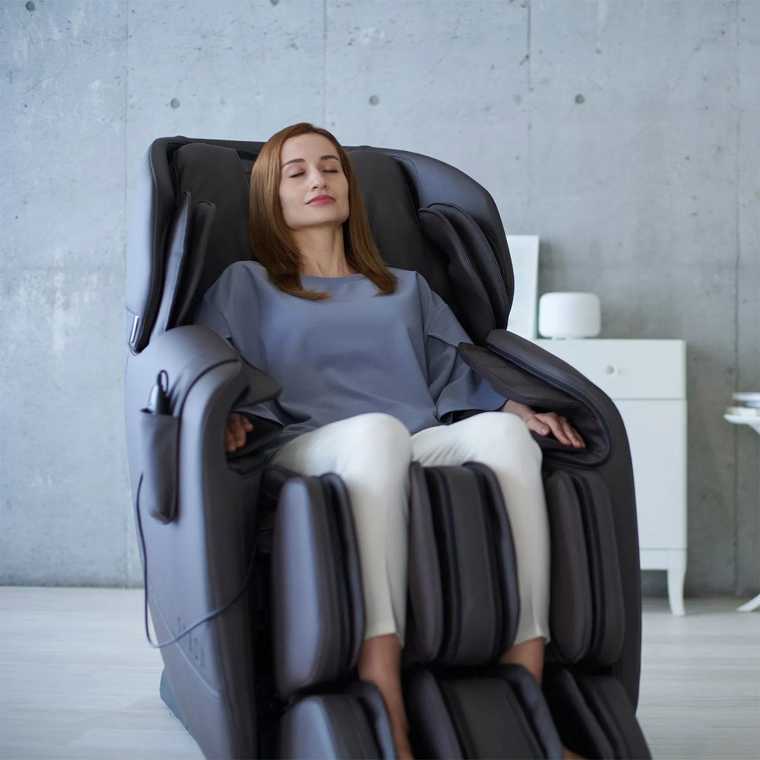Hisho SL Track Heated Deluxe Zero Gravity Massage Chair