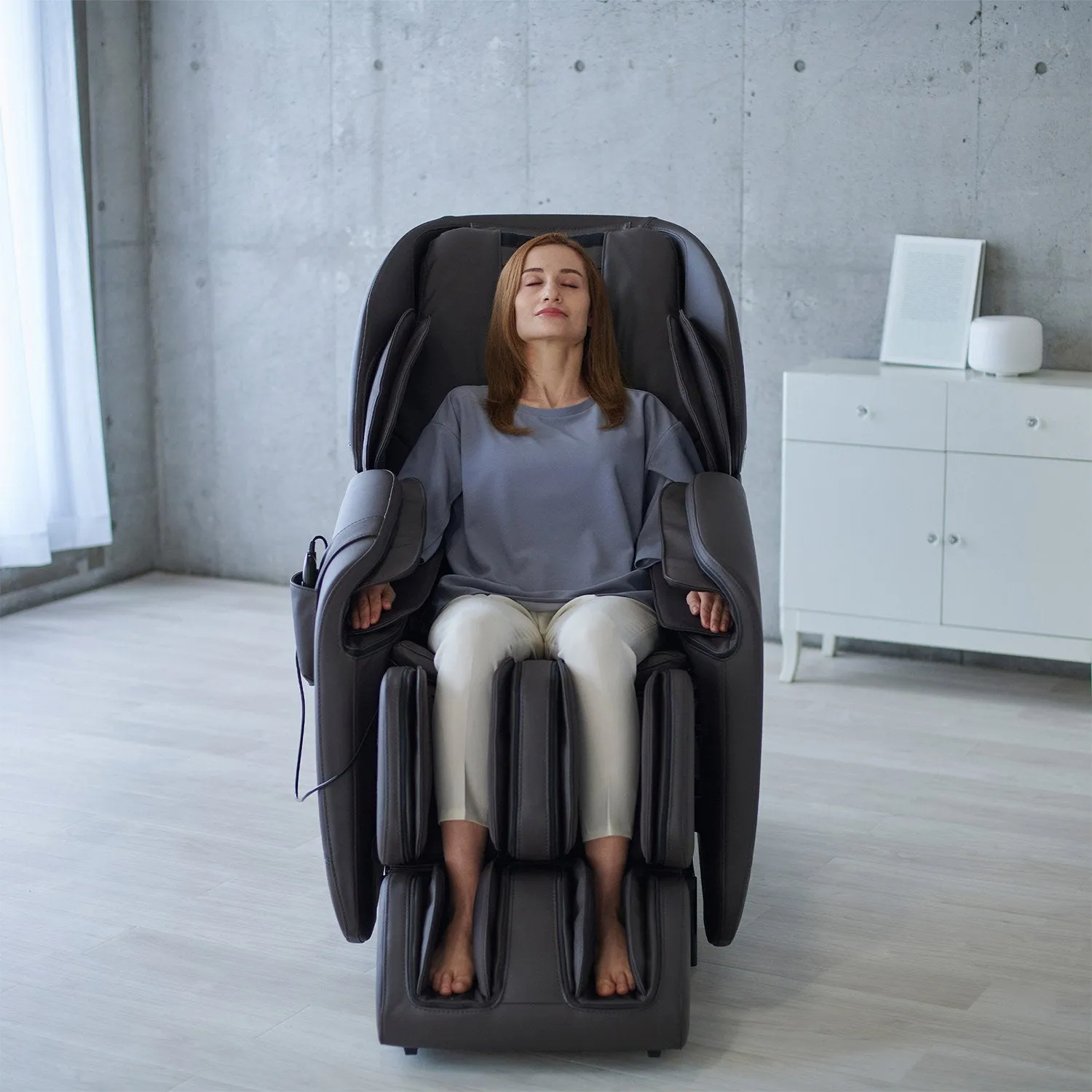 Hisho SL Track Heated Deluxe Zero Gravity Massage Chair