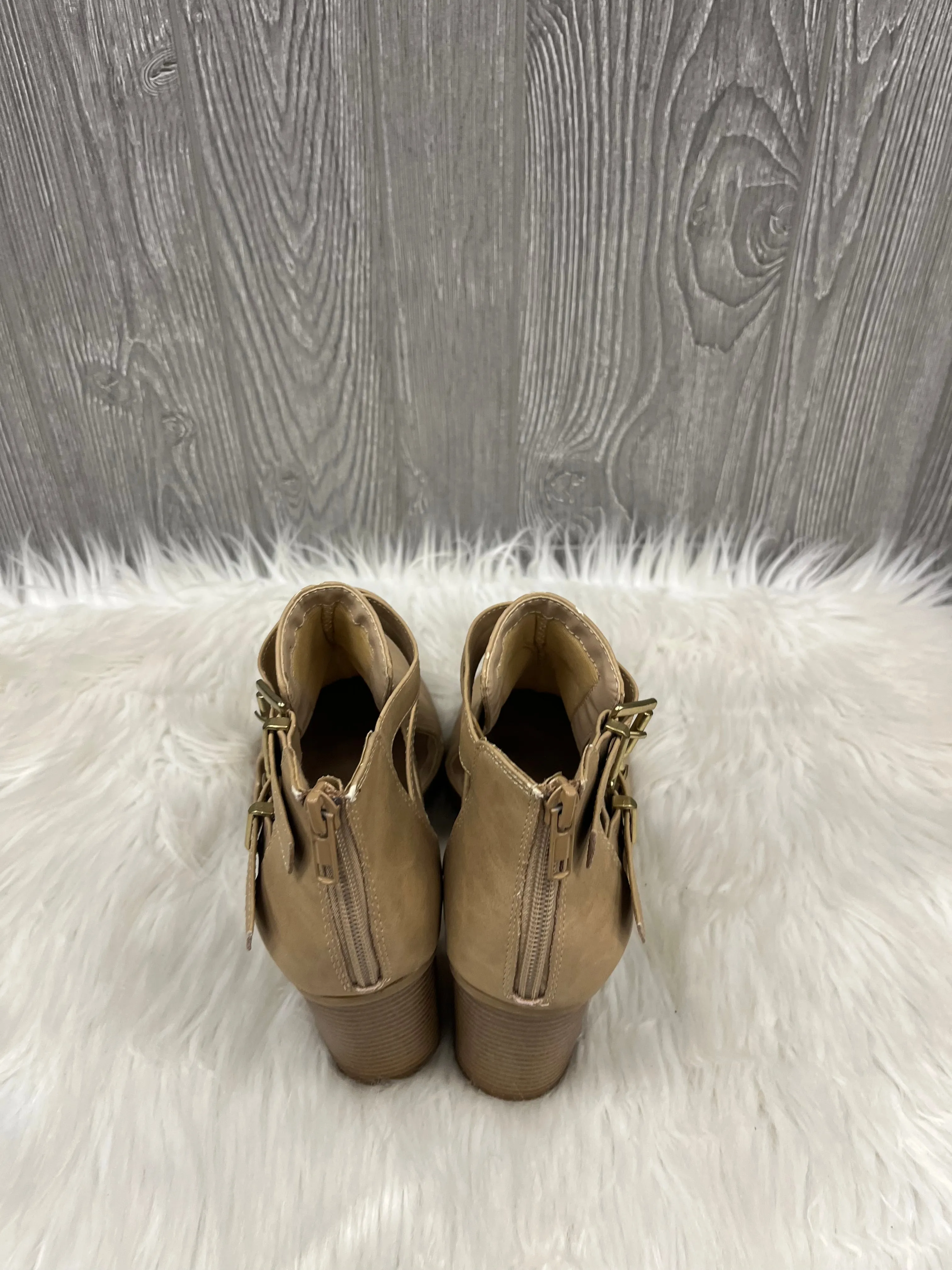 Shoes Heels Platform By Clothes Mentor In Tan, Size: 11.5