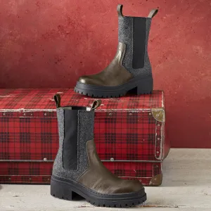 Urban Sketch Boots