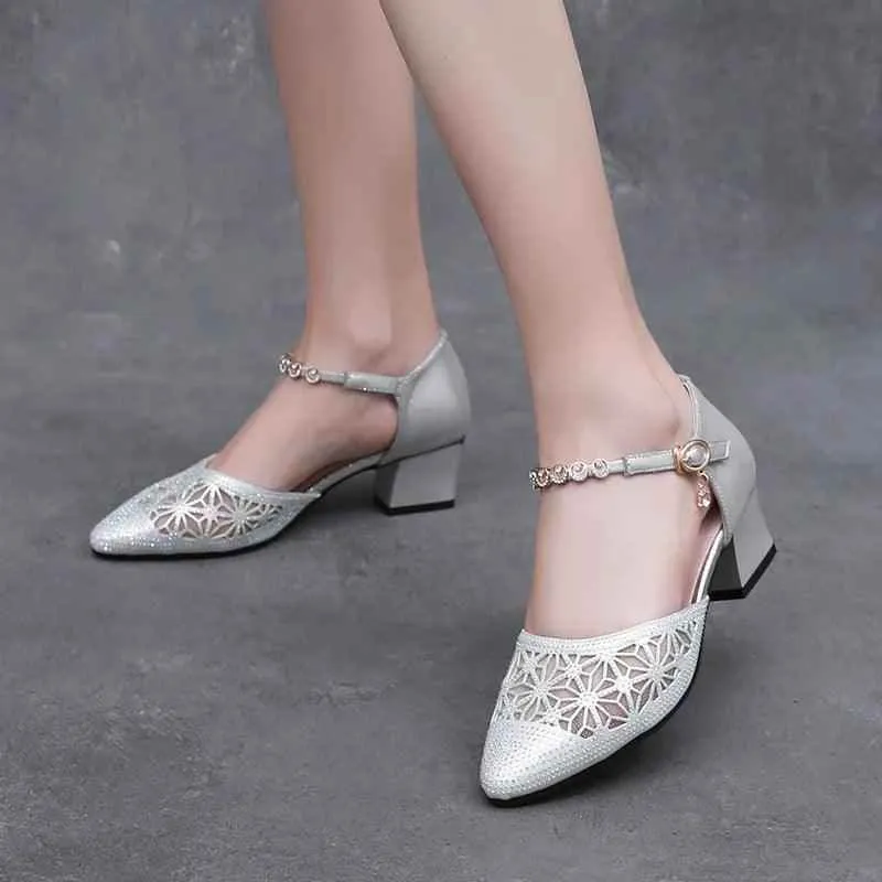 Women's Casual Shoes - Mid Heel Hollow Rhinestones Sandal - (D12-8)